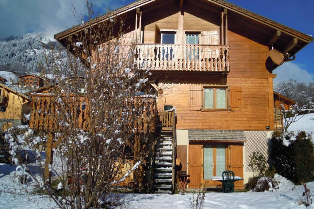 A4 Km De Megeve Tres Joli Studio Avec Jacuzzi ,Vue Sur Les Montagnes Au Calme Praz-sur-Arly Exterior photo