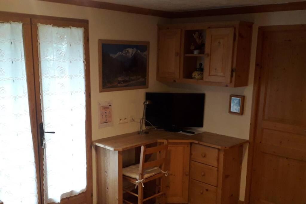 A4 Km De Megeve Tres Joli Studio Avec Jacuzzi ,Vue Sur Les Montagnes Au Calme Praz-sur-Arly Exterior photo