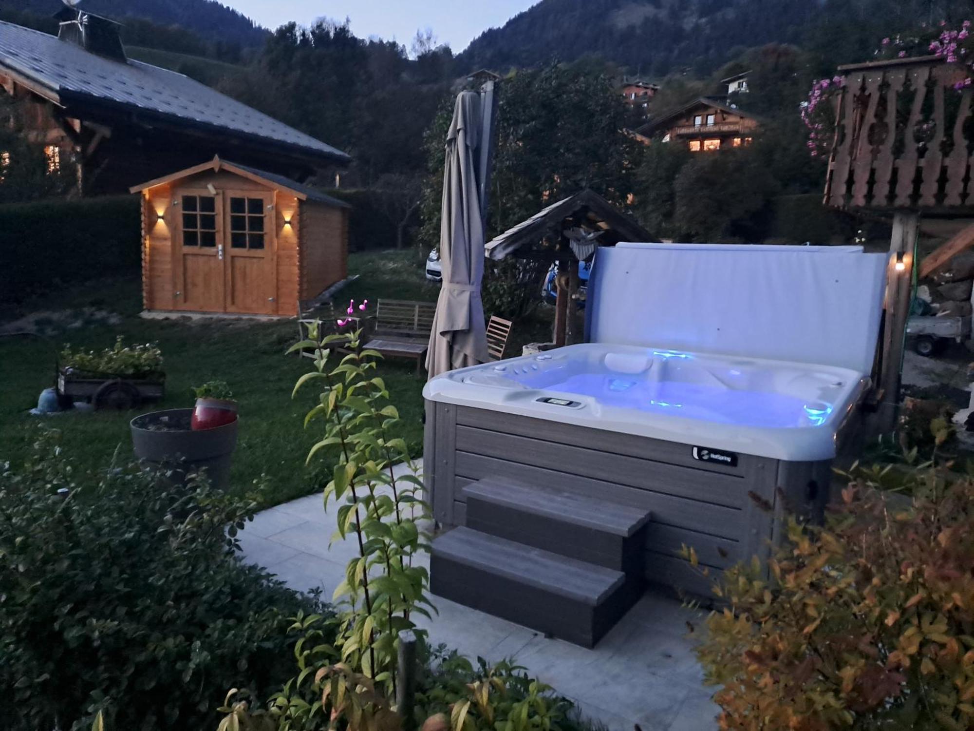 A4 Km De Megeve Tres Joli Studio Avec Jacuzzi ,Vue Sur Les Montagnes Au Calme Praz-sur-Arly Exterior photo